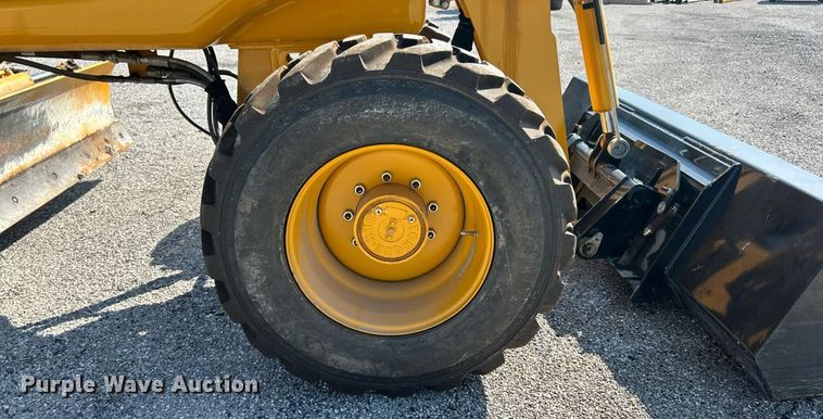 image for item ET3012 2016 Mauldin M413XT maintainer