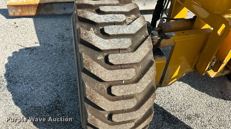 image for item ET3012 2016 Mauldin M413XT maintainer