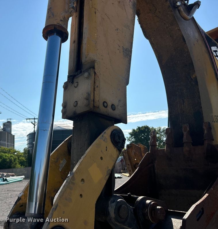 image for item ET3013 2003 Caterpillar 420D backhoe