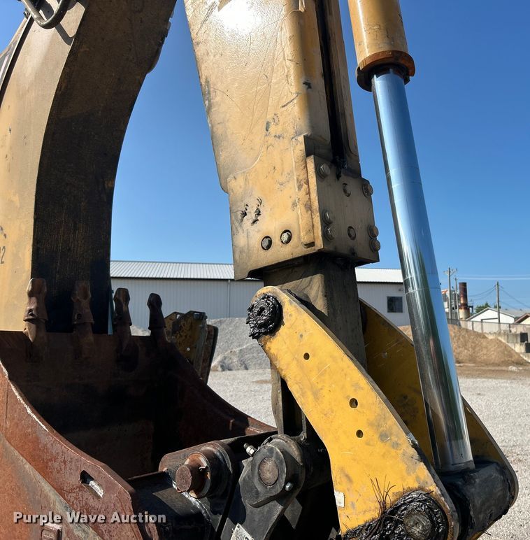 image for item ET3013 2003 Caterpillar 420D backhoe