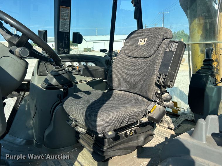 image for item ET3013 2003 Caterpillar 420D backhoe