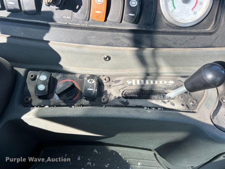 image for item ET3013 2003 Caterpillar 420D backhoe