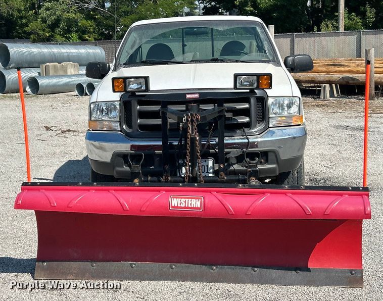 image for item ET3014 2003 Ford F250 Super Duty XL pickup truck