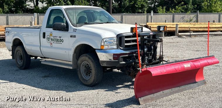 image for item ET3014 2003 Ford F250 Super Duty XL pickup truck