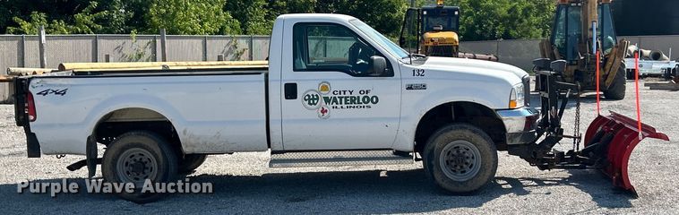 image for item ET3014 2003 Ford F250 Super Duty XL pickup truck