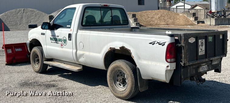 image for item ET3014 2003 Ford F250 Super Duty XL pickup truck