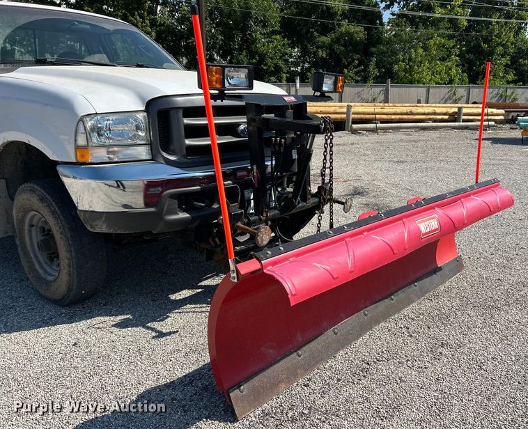 image for item ET3014 2003 Ford F250 Super Duty XL pickup truck