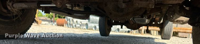 image for item ET3014 2003 Ford F250 Super Duty XL pickup truck