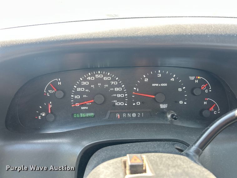 image for item ET3014 2003 Ford F250 Super Duty XL pickup truck