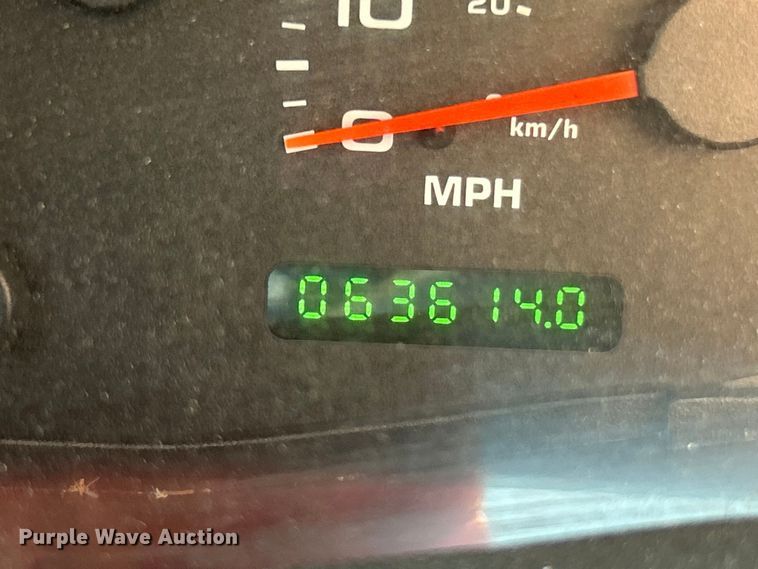 image for item ET3014 2003 Ford F250 Super Duty XL pickup truck