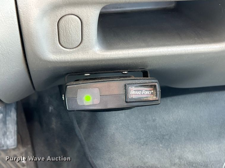 image for item ET3014 2003 Ford F250 Super Duty XL pickup truck