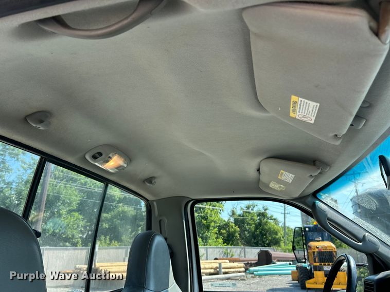 image for item ET3014 2003 Ford F250 Super Duty XL pickup truck