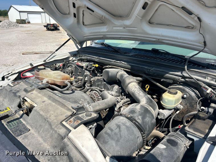 image for item ET3014 2003 Ford F250 Super Duty XL pickup truck