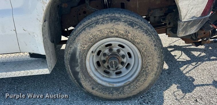 image for item ET3014 2003 Ford F250 Super Duty XL pickup truck