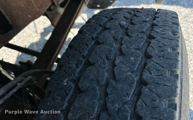 image for item ET3014 2003 Ford F250 Super Duty XL pickup truck