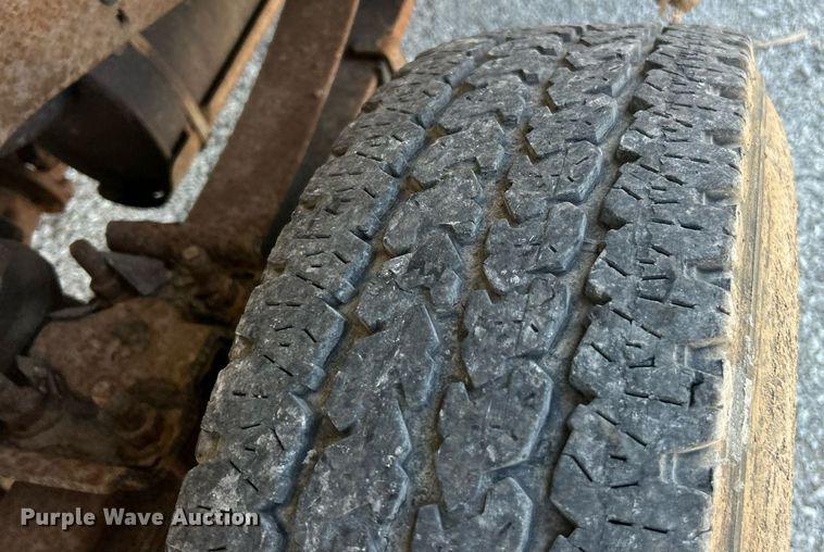 image for item ET3014 2003 Ford F250 Super Duty XL pickup truck