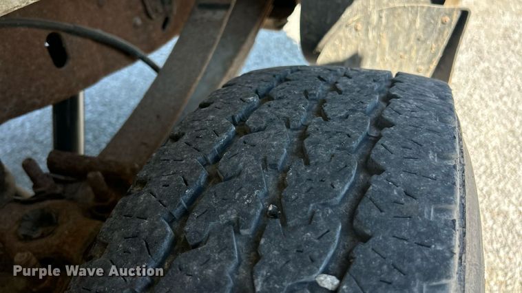 image for item ET3014 2003 Ford F250 Super Duty XL pickup truck