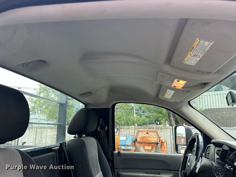 image for item ET3033 2007 Chevrolet Silverado 2500HD pickup truck