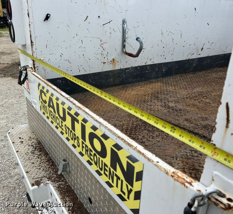 image for item ET3068 2008 Ford F250 Super Duty XL utility bed pickup truck