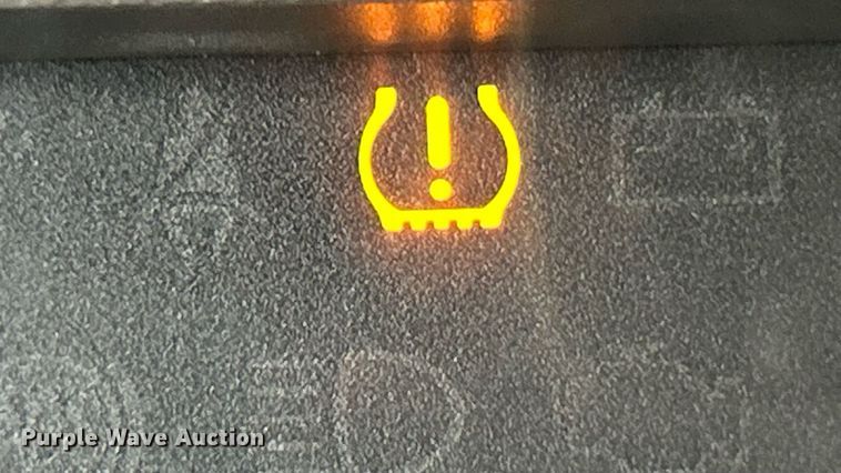 image for item ET3068 2008 Ford F250 Super Duty XL utility bed pickup truck