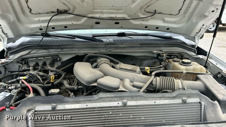 image for item ET3068 2008 Ford F250 Super Duty XL utility bed pickup truck