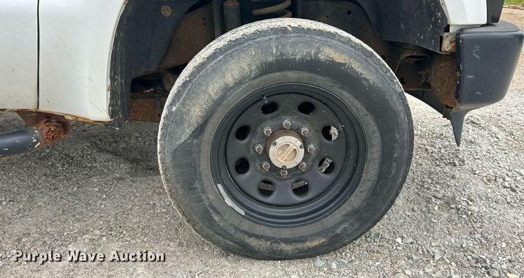 image for item ET3068 2008 Ford F250 Super Duty XL utility bed pickup truck