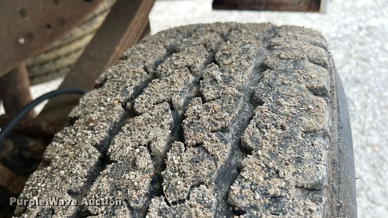 image for item ET3068 2008 Ford F250 Super Duty XL utility bed pickup truck