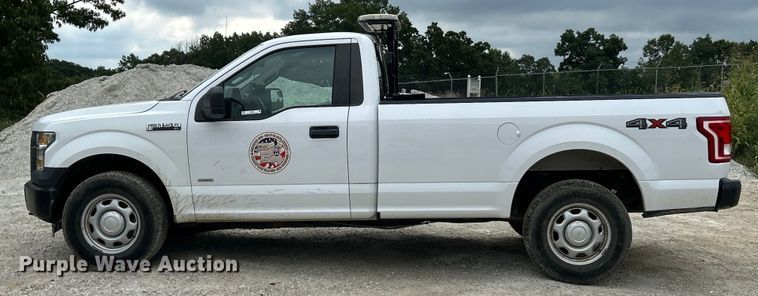 image for item ET3070 2016 Ford F150 XL pickup truck