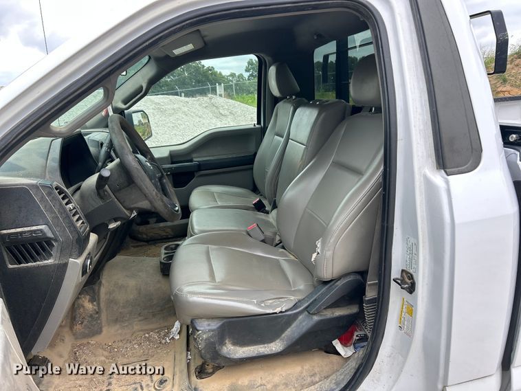 image for item ET3070 2016 Ford F150 XL pickup truck