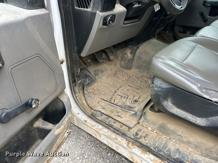 image for item ET3070 2016 Ford F150 XL pickup truck