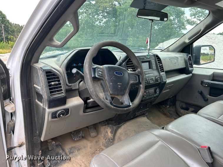 image for item ET3070 2016 Ford F150 XL pickup truck