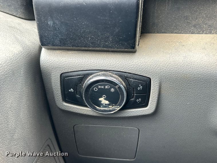 image for item ET3070 2016 Ford F150 XL pickup truck