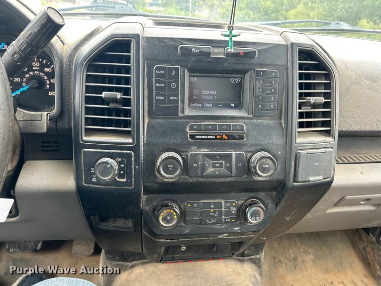 image for item ET3070 2016 Ford F150 XL pickup truck