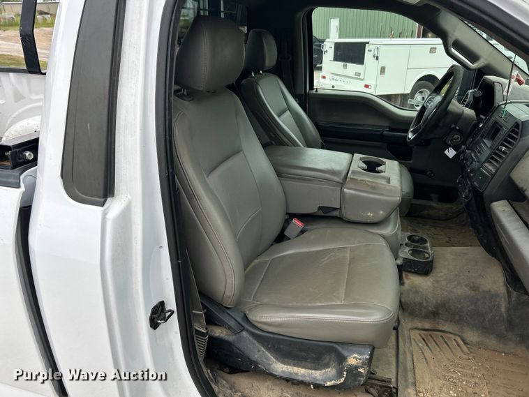 image for item ET3070 2016 Ford F150 XL pickup truck