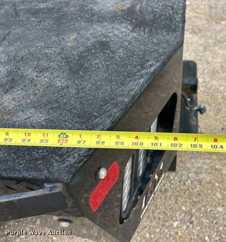 image for item ET3071 2005 Chevrolet Silverado 3500 flatbed pickup truck