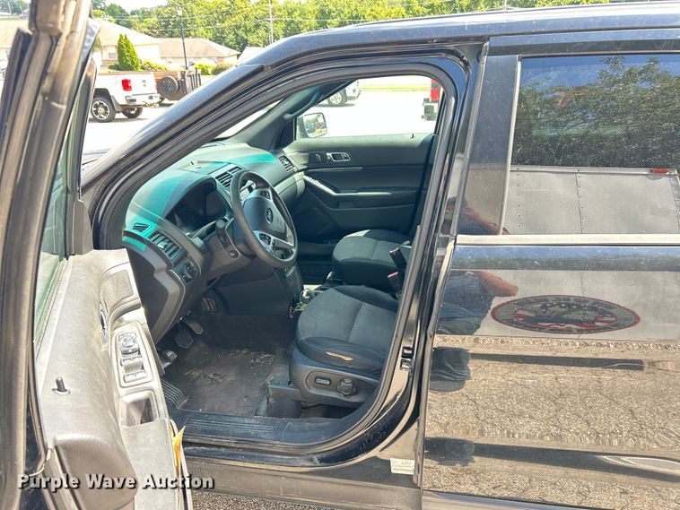 image for item ET3074 2013 Ford Explorer Police Interceptor SUV