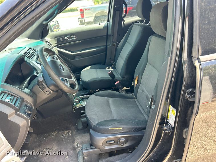 image for item ET3074 2013 Ford Explorer Police Interceptor SUV