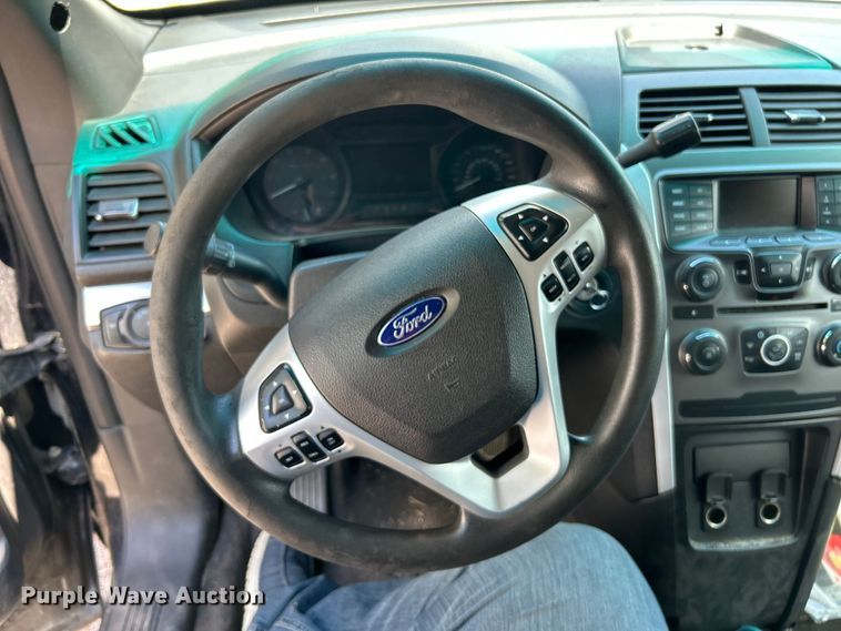 image for item ET3074 2013 Ford Explorer Police Interceptor SUV