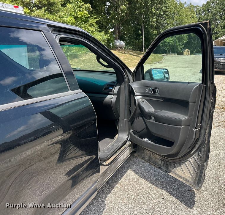 image for item ET3074 2013 Ford Explorer Police Interceptor SUV