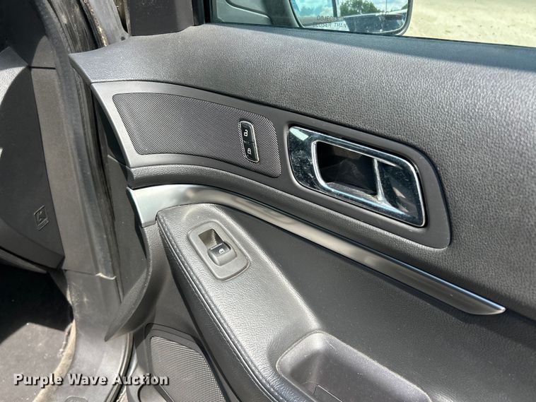 image for item ET3074 2013 Ford Explorer Police Interceptor SUV