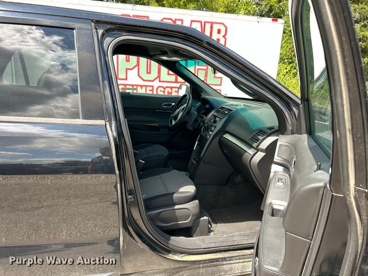 image for item ET3074 2013 Ford Explorer Police Interceptor SUV