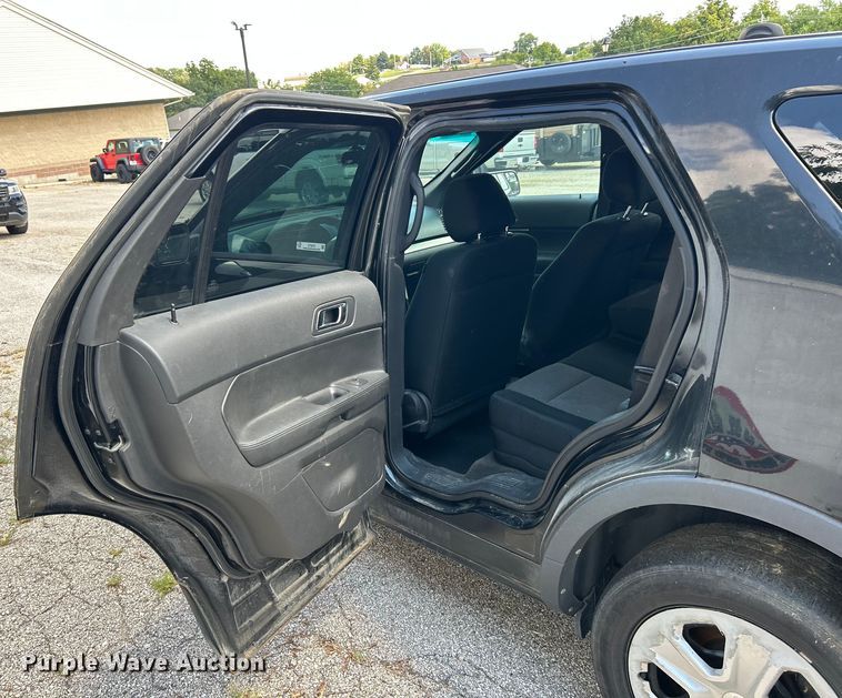 image for item ET3074 2013 Ford Explorer Police Interceptor SUV