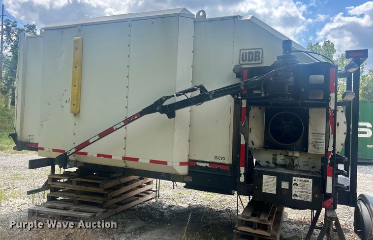 image for item ET3076 ODB SSL300S25 leaf vacuum truck bed