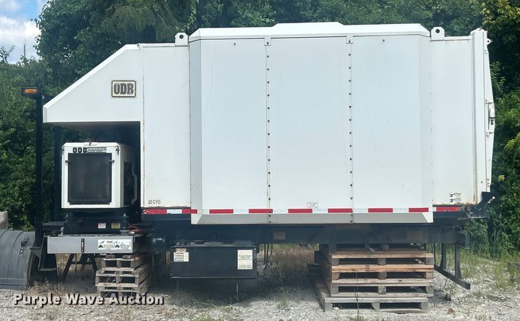 image for item ET3076 ODB SSL300S25 leaf vacuum truck bed