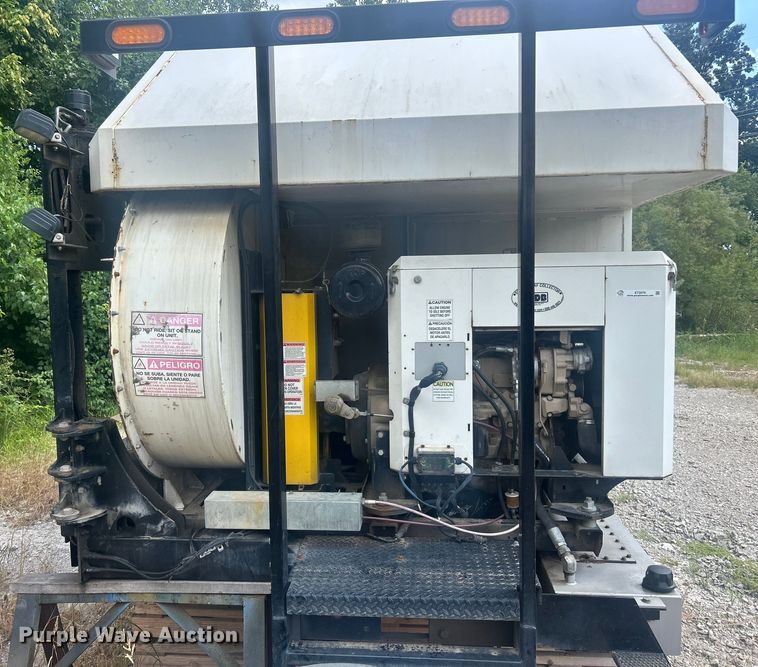 image for item ET3076 ODB SSL300S25 leaf vacuum truck bed