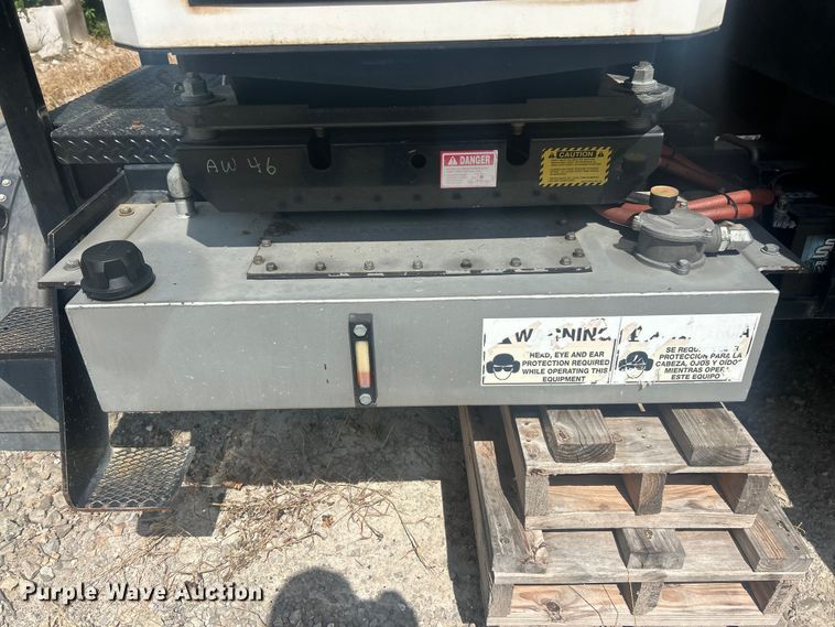 image for item ET3076 ODB SSL300S25 leaf vacuum truck bed