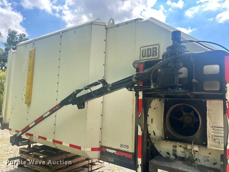 image for item ET3076 ODB SSL300S25 leaf vacuum truck bed