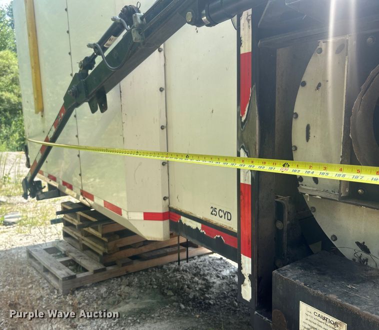 image for item ET3076 ODB SSL300S25 leaf vacuum truck bed