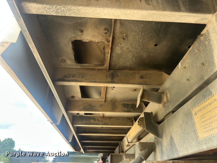 image for item ET3076 ODB SSL300S25 leaf vacuum truck bed