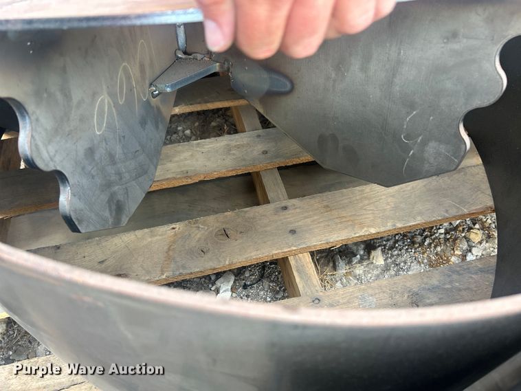 image for item ET3076 ODB SSL300S25 leaf vacuum truck bed